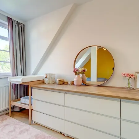 Hm-family-apartment By Eve *
